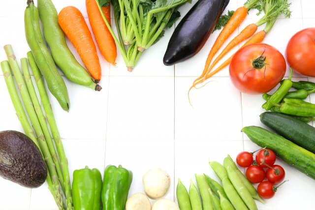 冬に旬を迎える野菜の種類"